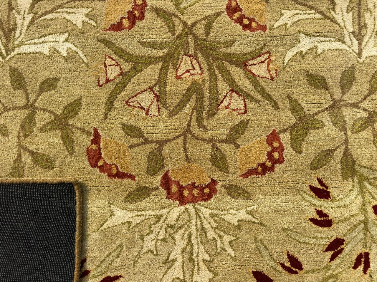 Hand-Tufted Adeline Wool Rug – Traditional Tulip Floral Design Carpet For Living Room & Bedroom, Timeless Classic Style