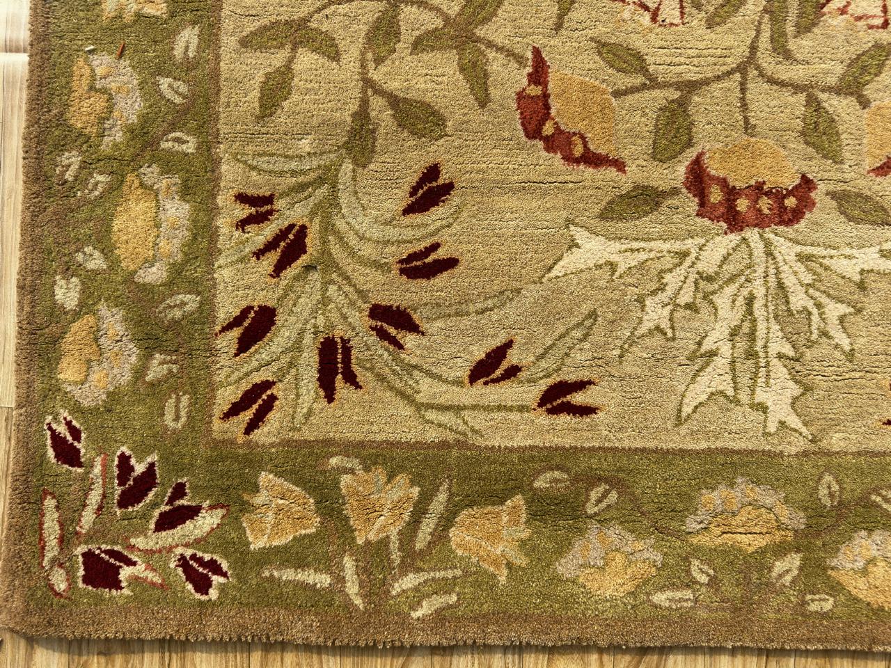 Hand-Tufted Adeline Wool Rug – Traditional Tulip Floral Design Carpet For Living Room & Bedroom, Timeless Classic Style
