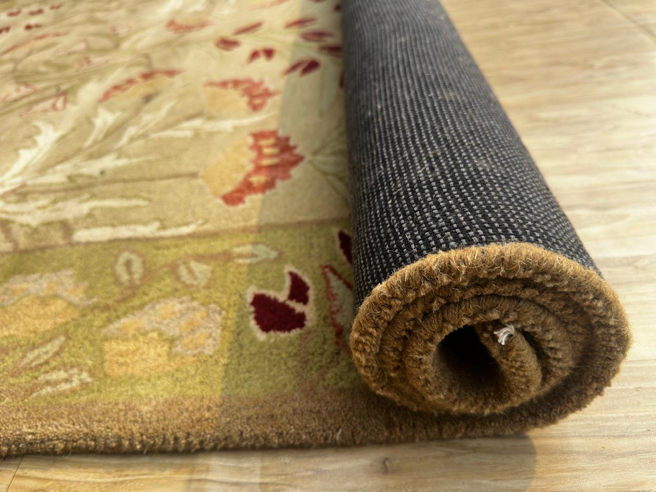 Hand-Tufted Adeline Wool Rug – Traditional Tulip Floral Design Carpet For Living Room & Bedroom, Timeless Classic Style