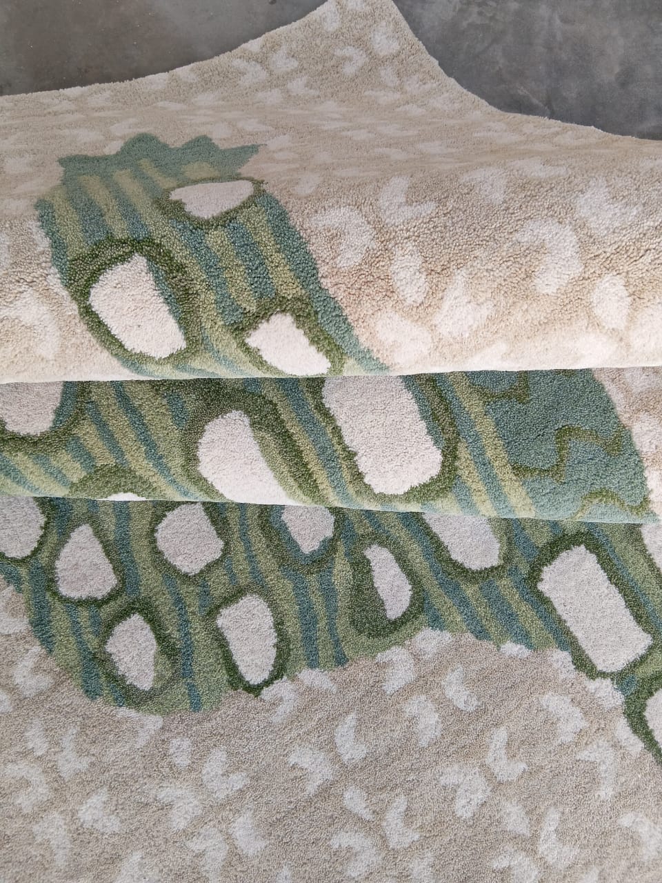 Hand-Tufted Alligator Wool Area Rug – Thick, Durable & Stylish Neutral Rug for Living Room, Bedroom & Office –  Carpet
