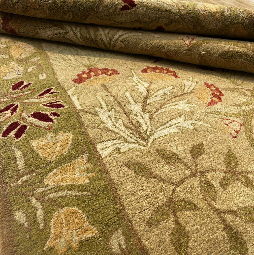 Hand-Tufted Adeline Wool Rug – Traditional Tulip Floral Design Carpet For Living Room & Bedroom, Timeless Classic Style