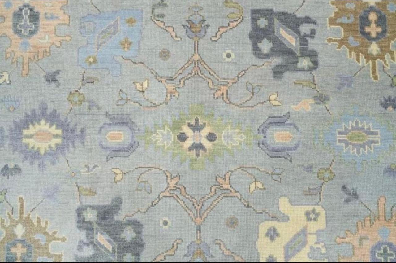Blue Oushak Medallion Rug: Hand-Tufted Wool Heritage