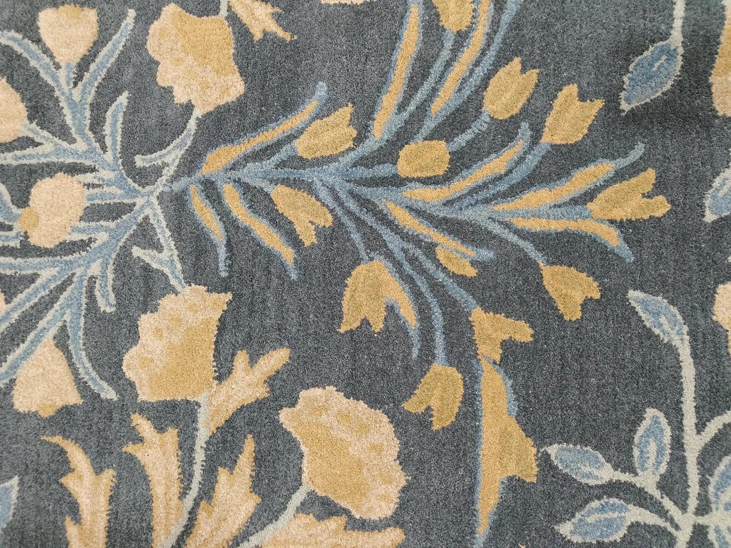Luxury Handmade Wool Area Rug – Persian-Style Tufted Floral Design for Elegant Home Décor
