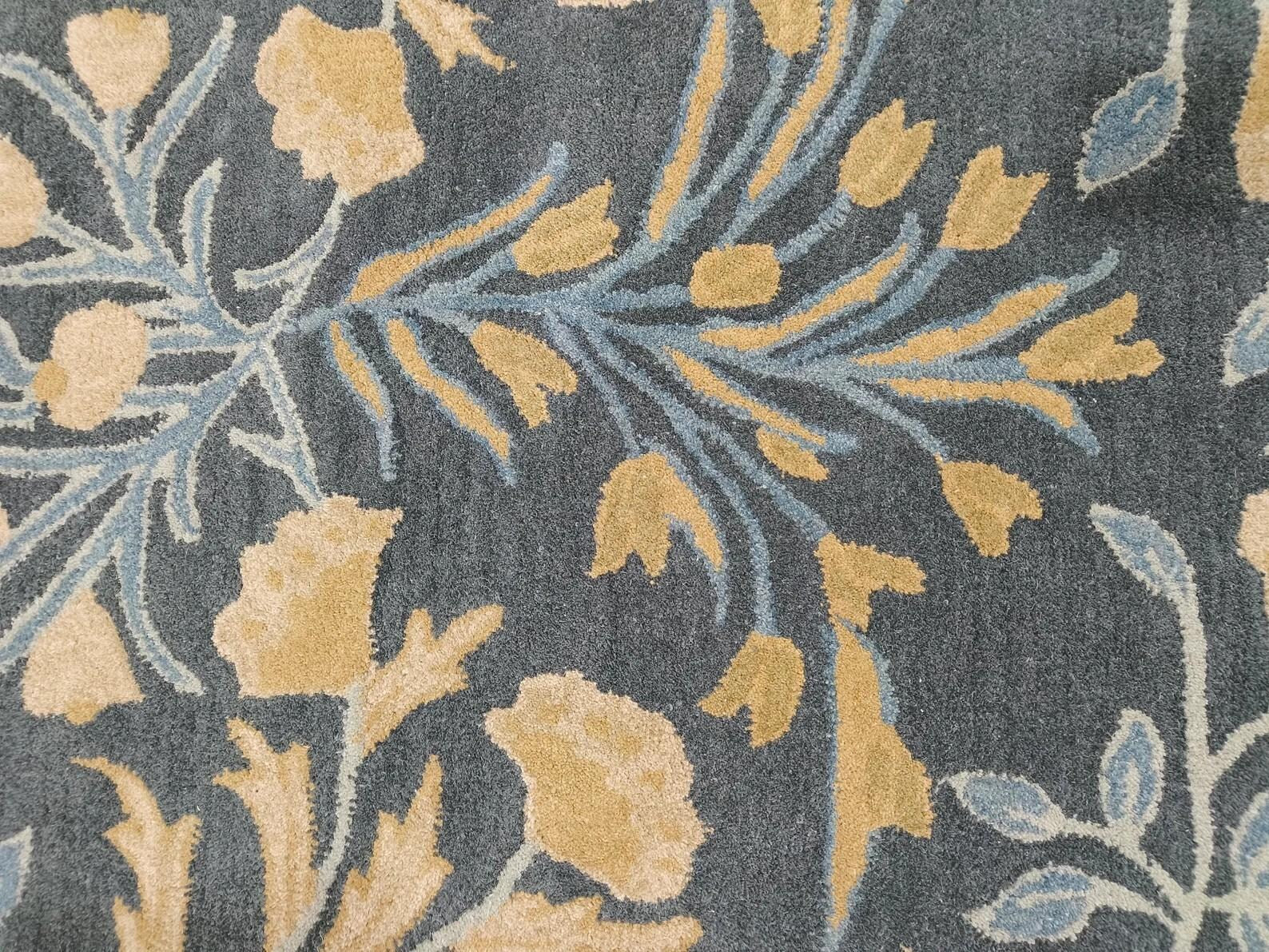 Luxury Handmade Wool Area Rug – Persian-Style Tufted Floral Design for Elegant Home Décor