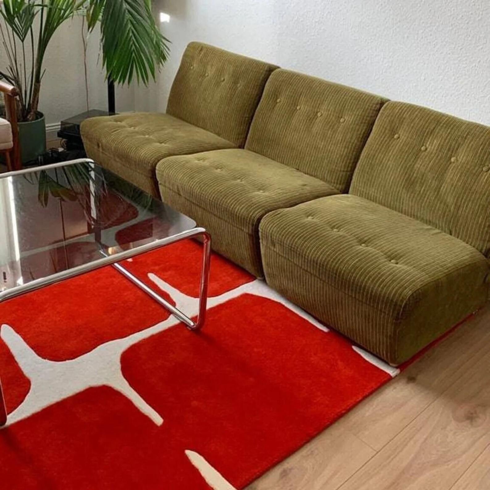 Hand Tufted New Zealand Wool Rug – Red & Beige Modern Style Area Rug for Elegant Interiors