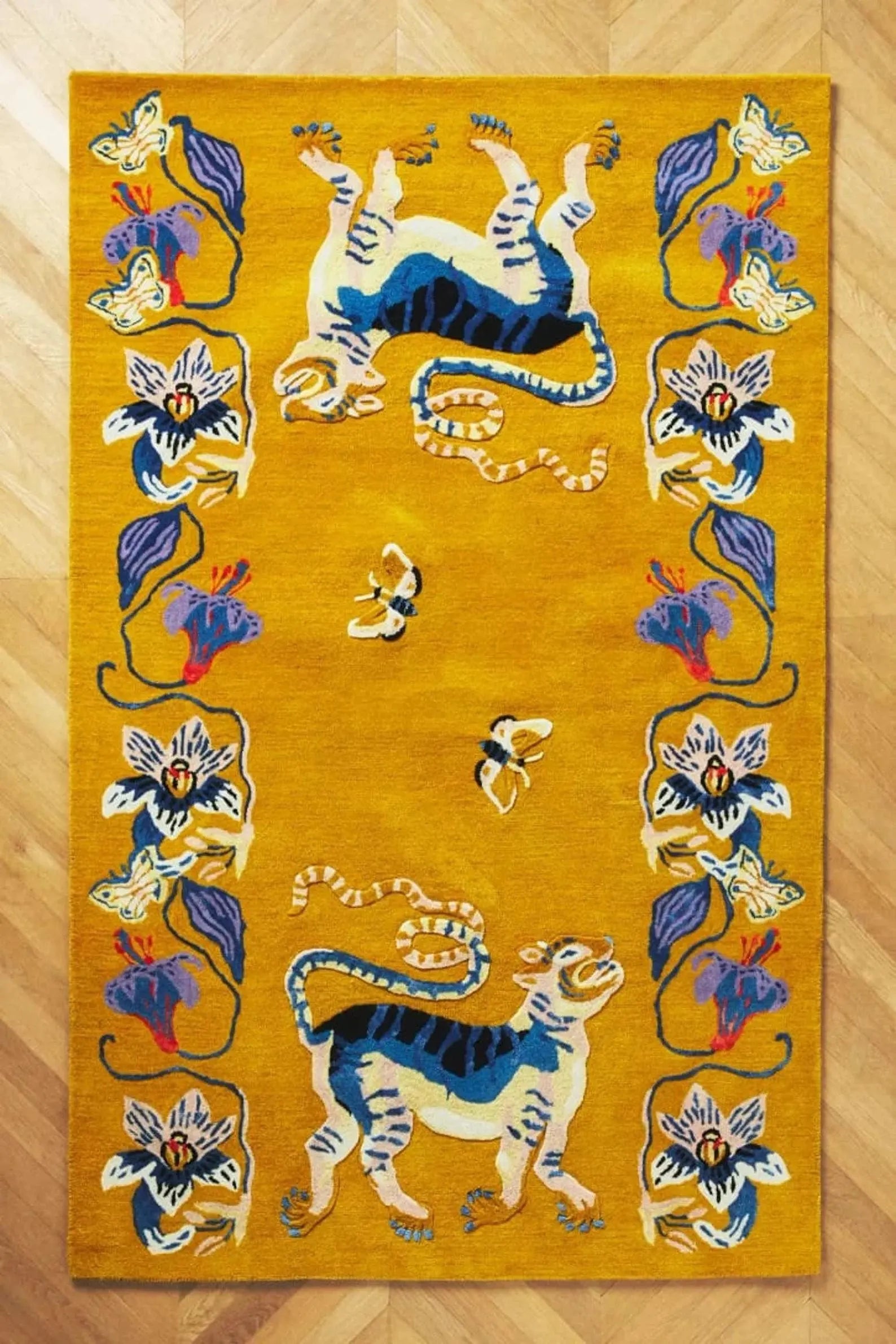 Hand-Tufted Wool Rug – Bold Yellow Tiger & Floral Design Statement Area Carpet for Luxury Home Décor