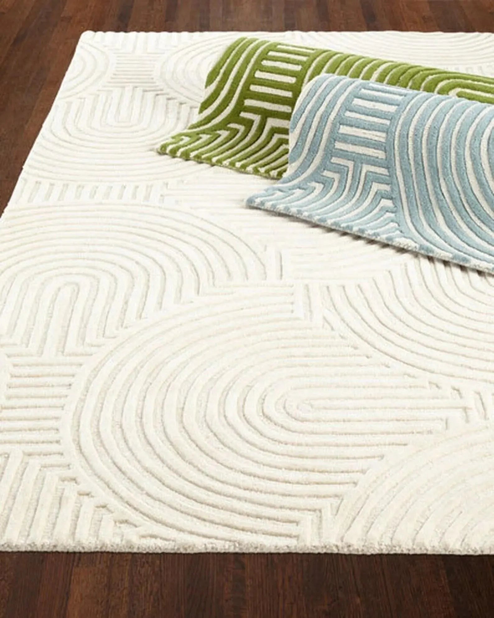 Handmade Wool Tufted Area Rug – Modern Abstract Design Luxury Carpet for Stylish Home Décor