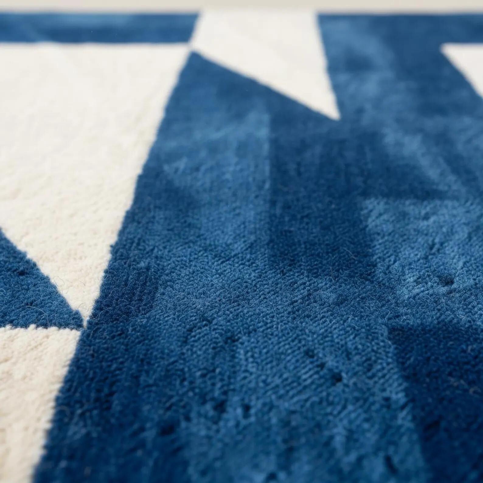 Hand Tufted Wool Geometric Rug Mid Century Style Blue White Carpet For Home Décor Area Rug