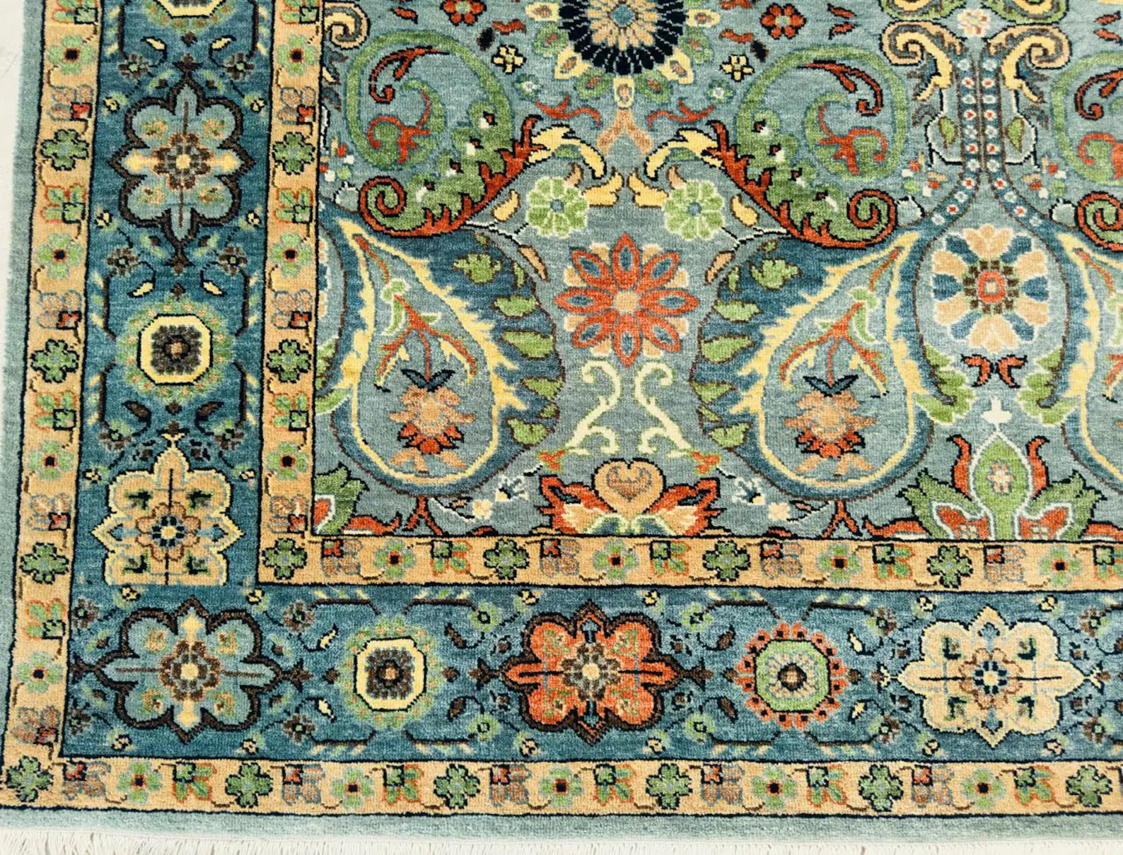 Hand Knotted Oushak Rug – Traditional Turkish Vintage Floral Carpet