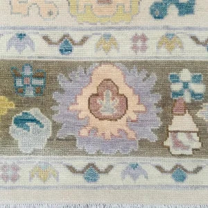 Hand-Knotted Vintage Oushak Rug – Elegant Beige Floral Carpet