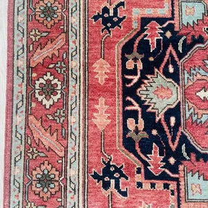 Antique Style Hand-Knotted Persian Serapi Rug – Geometric Medallion Area Carpet