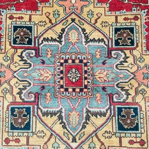 Elegant Hand-Knotted Serapi Rug in Classic Traditional Persian Vintage Style
