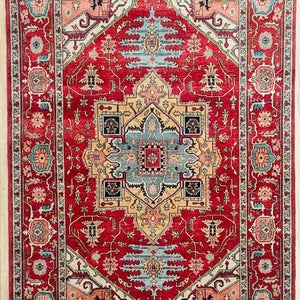 Elegant Hand-Knotted Serapi Rug in Classic Traditional Persian Vintage Style