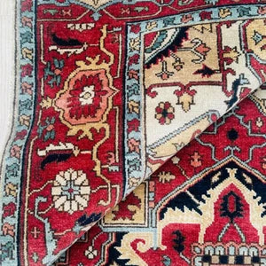 Vintage Persian Style Heriz Rug – Hand-Knotted Rust Wool Serapi Carpet