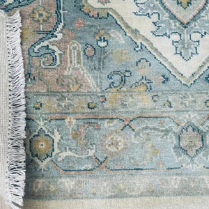 Traditional Hand-Knotted Wool Rug with Vintage Heriz Medallion – Soft Blue & Ivory Geometric Design