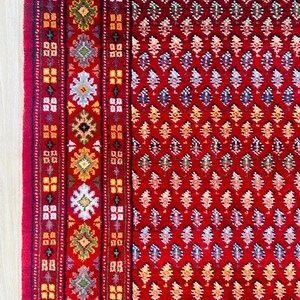 Premium Hand-Knotted Serapi Carpet – Traditional Red Wool Persian Rug