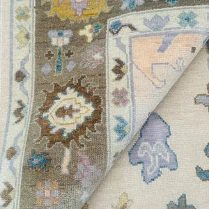 Hand-Knotted Vintage Oushak Rug – Elegant Beige Floral Carpet