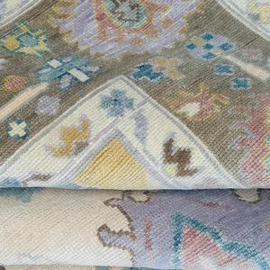 Hand-Knotted Vintage Oushak Rug – Elegant Beige Floral Carpet