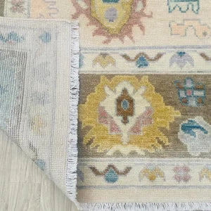 Hand-Knotted Vintage Oushak Rug – Elegant Beige Floral Carpet