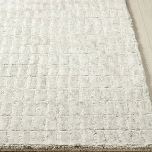 Hand Tufted Ivory Grid Pattern Rug