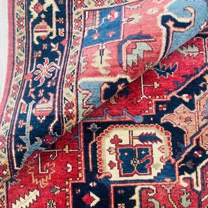 Hand-Knotted Heriz Serapi Rug – Red & Navy Persian Medallion Carpet