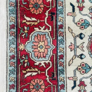 Vintage Persian Style Heriz Rug – Hand-Knotted Rust Wool Serapi Carpet