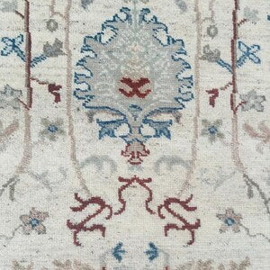 Luxury Hand-Knotted Oriental Rug – Soft Multicolor Persian Design Carpet