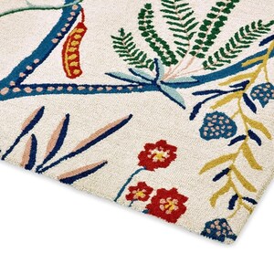 Elegant Multicolor Floral Pattern Hand-Tufted Wool Rug