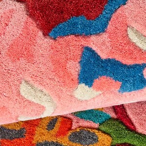 Hand-Tufted Persian-Style Wool Rug: Floral Botanical Design