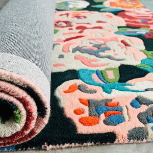 Hand-Tufted Persian-Style Wool Rug: Floral Botanical Design
