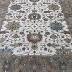 Hand-Knotted Oushak Rug – Vintage Ivory Turkish Oriental Carpet