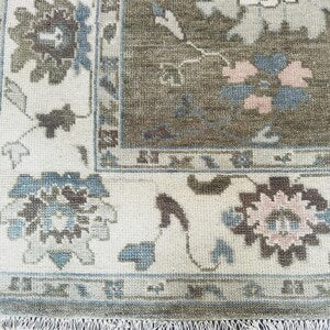 Hand-Knotted Grey Oushak Wool Rug – Pastel Floral Interior Carpet