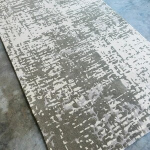 Premium Hand-Tufted Wool Rug with Beige & Blue Floral Design – Classic Stylish Area Rug